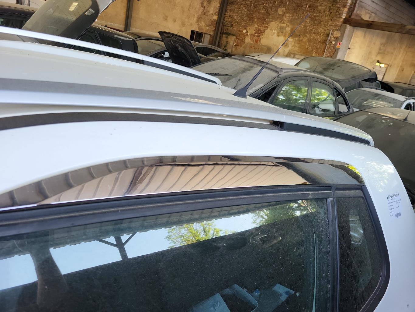 Modanatura portiera posteriore sinistra  PEUGEOT 2008 1 PHASE 1 Diésel - 1