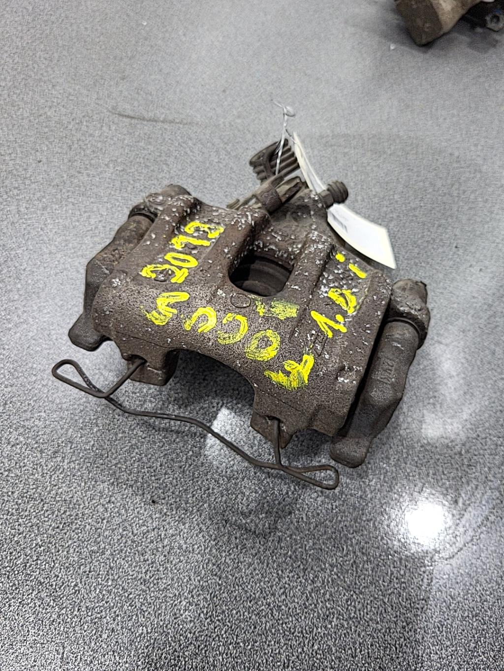 Etrier arriere gauche (freinage) FORD FOCUS 3 PHASE 1 Essence - 1