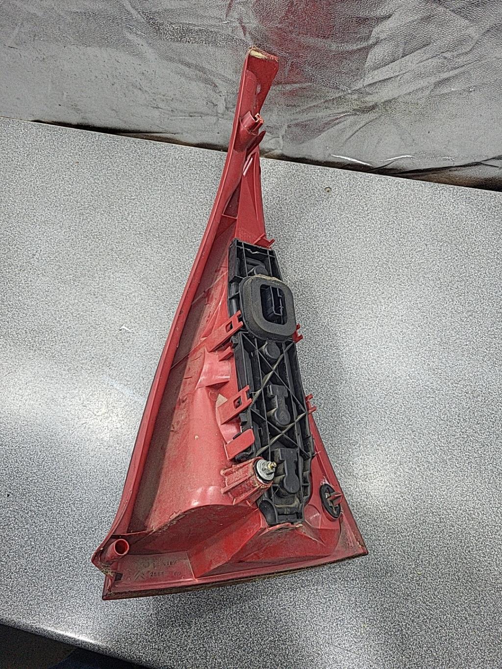 Fanale posteriore principale sinistro (luci) CITROEN C3 1 PHASE 1 Diésel - 1