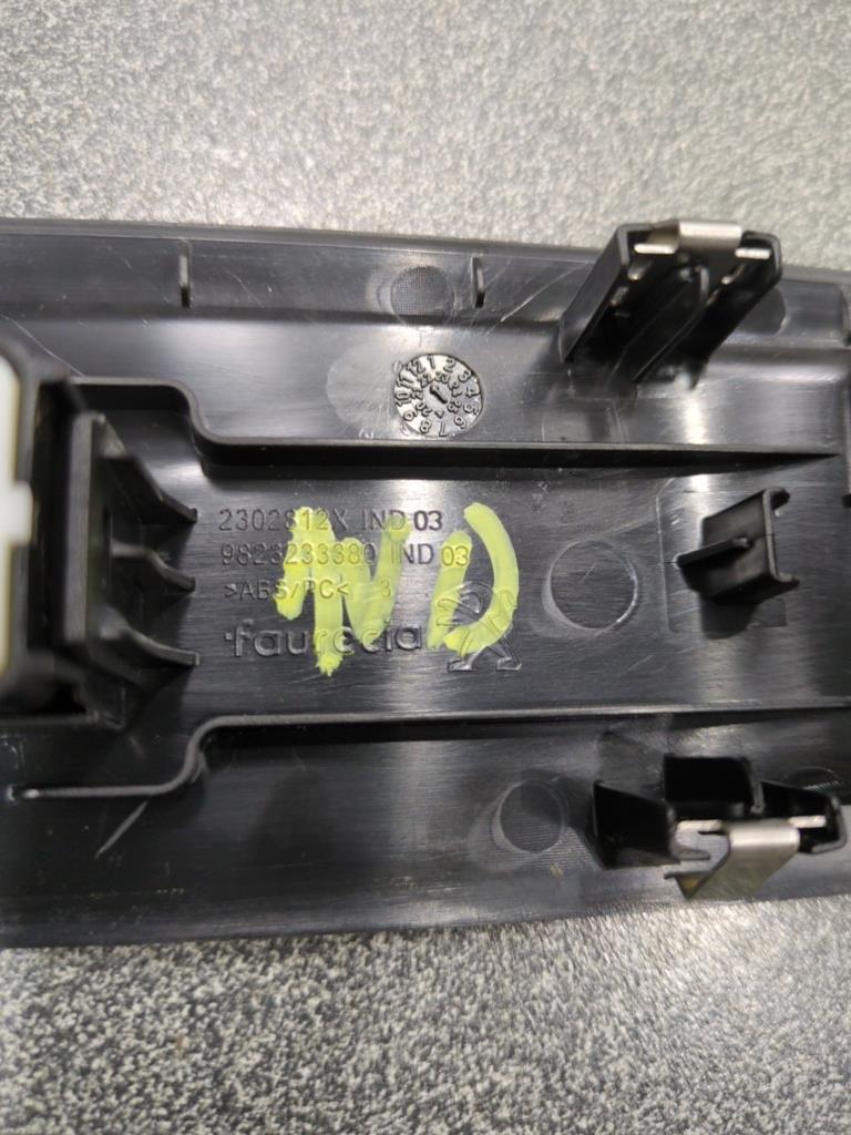 Interruttore lavacristalli anteriore destro PEUGEOT 208 2 Gasolina - 1