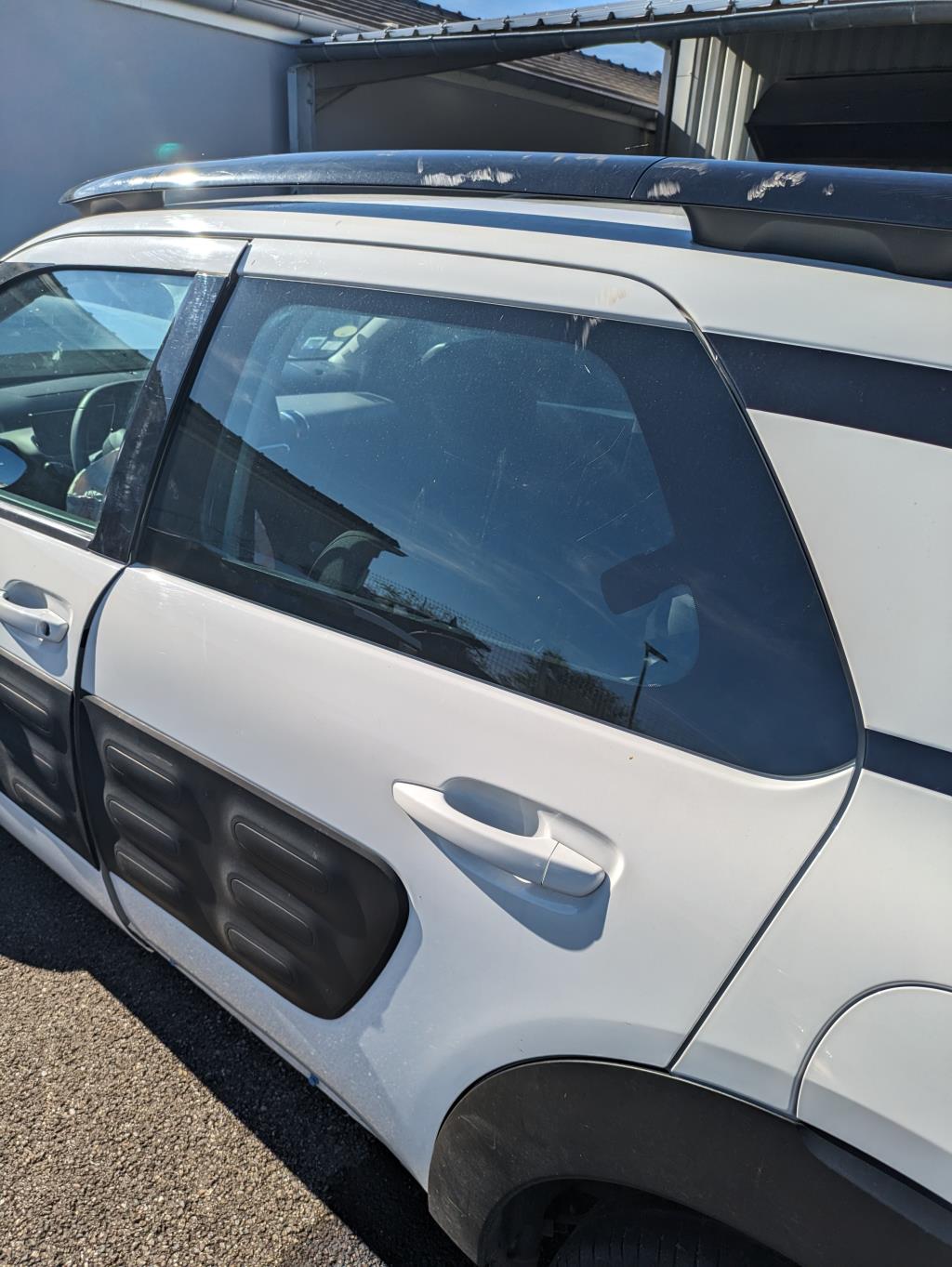 Puerta trasera izquierda CITROEN C4 CACTUS Diésel - 1