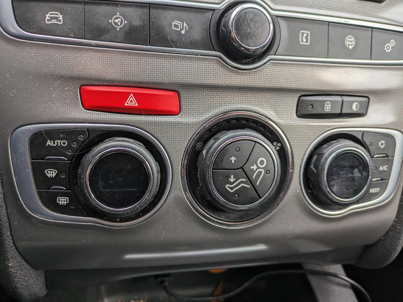 Commande chauffage CITROEN C4 2 PHASE 1 Diesel - 1