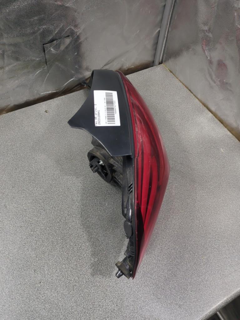 Fanale posteriore principale sinistro (luci) PEUGEOT 208 1 PHASE 2 Diésel - 1