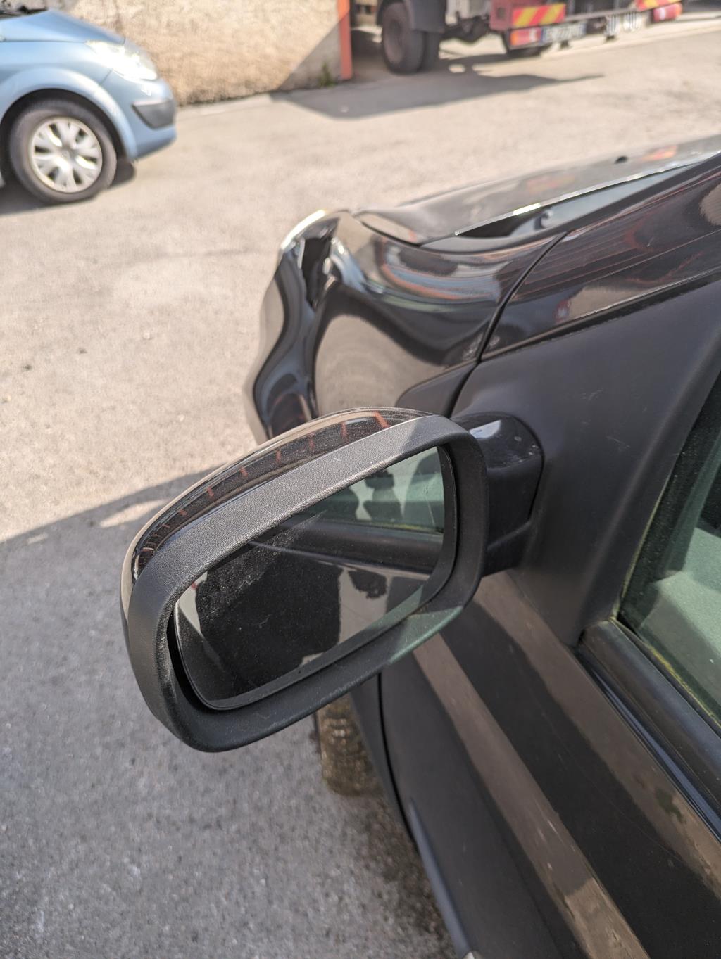 Vetro posteriore sinistro RENAULT CLIO 3 PHASE 2 Diésel - 1