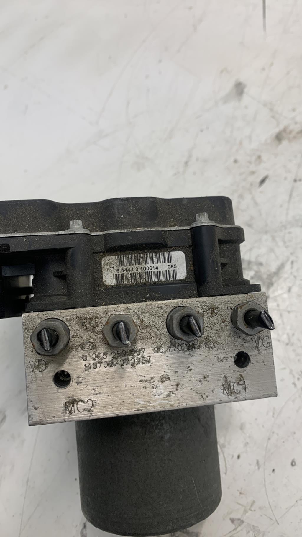 Bloc ABS (freins anti-blocage) CITROEN C4 2 PHASE 1 Diesel - 1