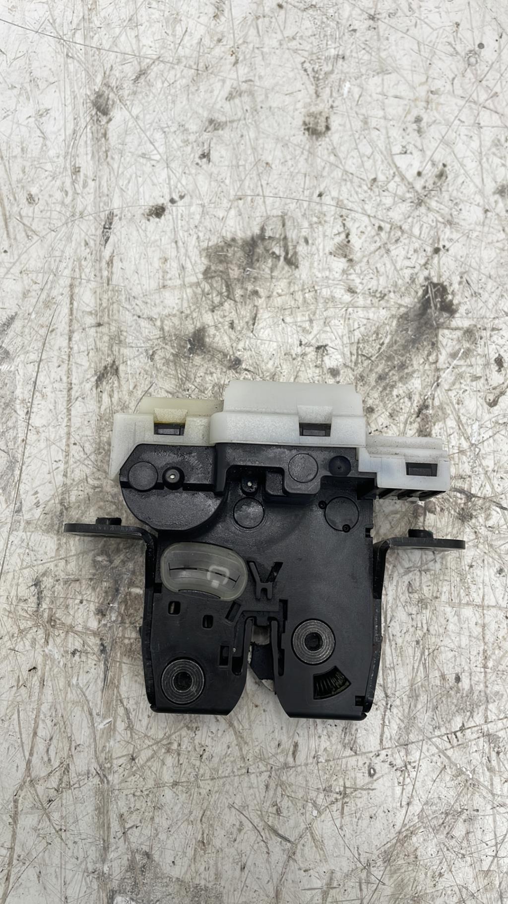 Serrure de coffre RENAULT GRAND MODUS PHASE 2 Diesel - 1