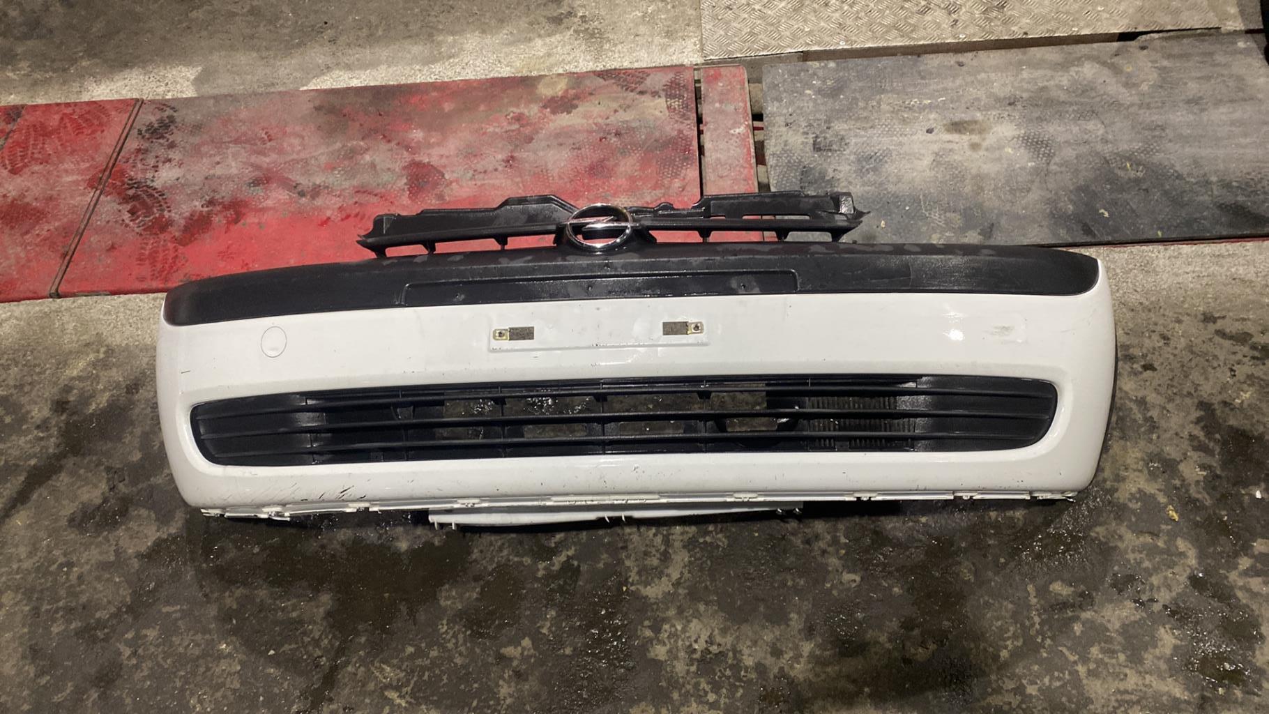 Pare choc avant OPEL CORSA C PHASE 1 Essence - 1