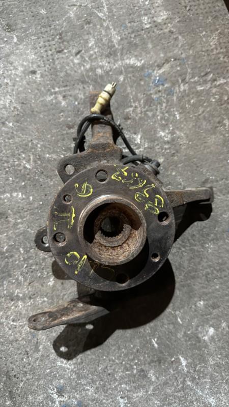 Moyeu avant gauche RENAULT CLIO 2  - 1