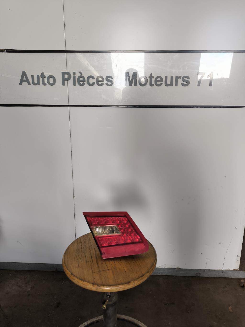 Feu arriere secondaire droit (feux) MERCEDES CLASSE E 207 PHASE 1 COUPE Diesel - 1