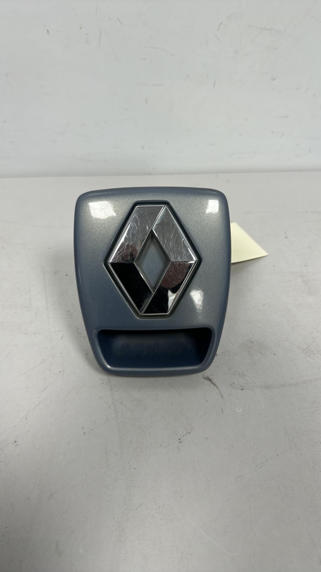 Bouton de coffre RENAULT LAGUNA 2 PHASE 1 Essence - 1