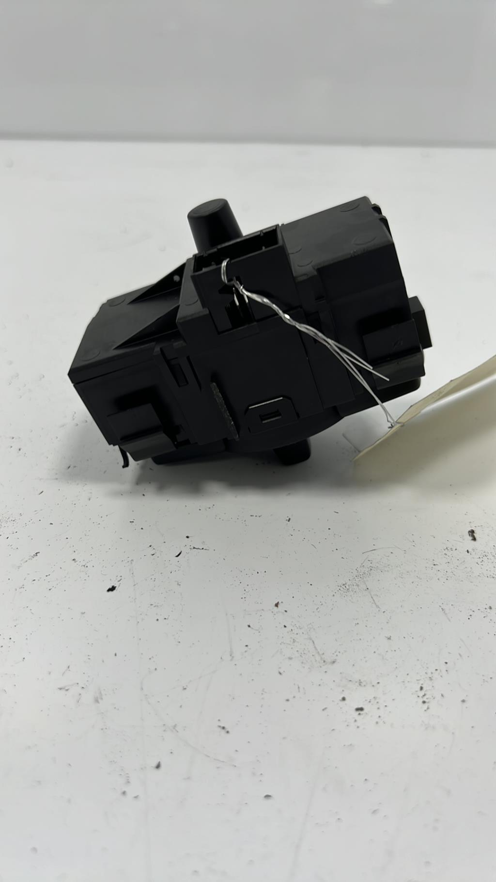 Commande de phare BMW SERIE 3 E90 PHASE 1 Diesel - 1