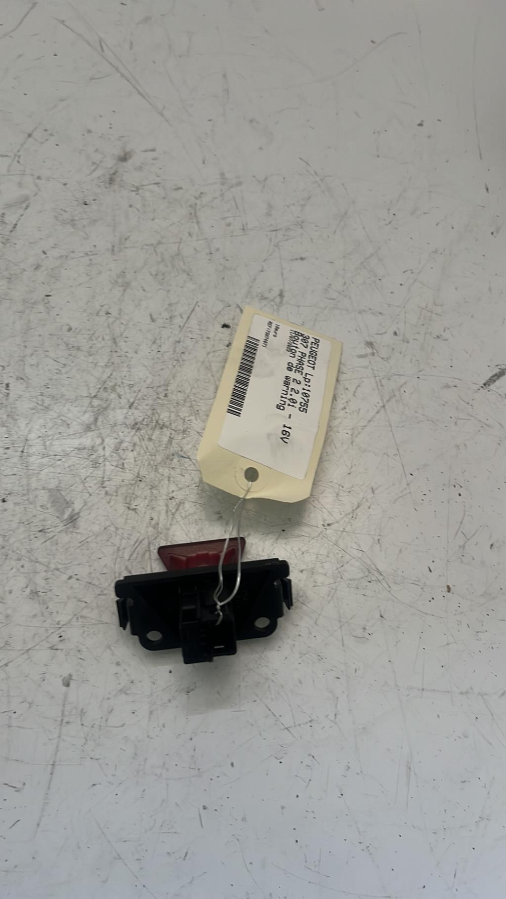 Bouton de warning PEUGEOT 307 PHASE 2 Essence - 1