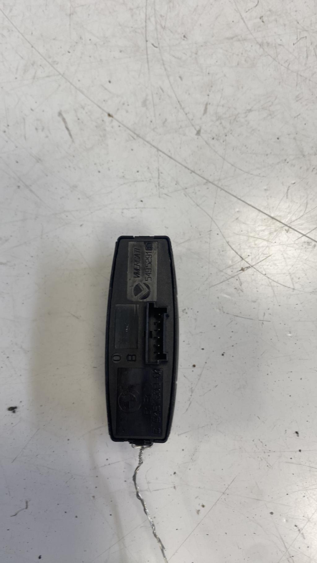 Bouton de warning BMW SERIE 1 E87 PHASE 1 Diesel - 1