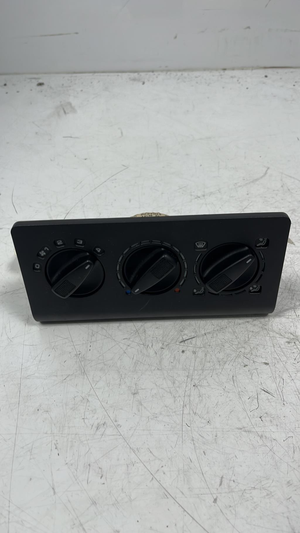 Commande chauffage VOLKSWAGEN POLO 3 PHASE 1 Diesel - 1