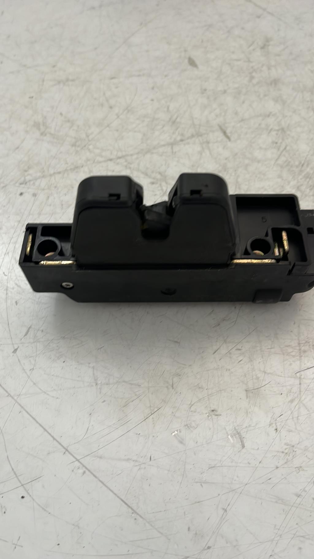 Serrure de coffre CITROEN C3 1 PHASE 1 Diesel - 1