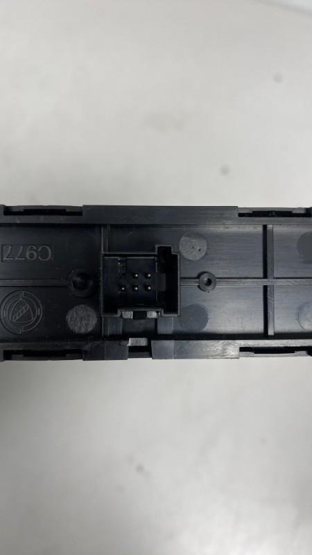 Bouton de warning FIAT 500 2 PHASE 1 Essence - 1