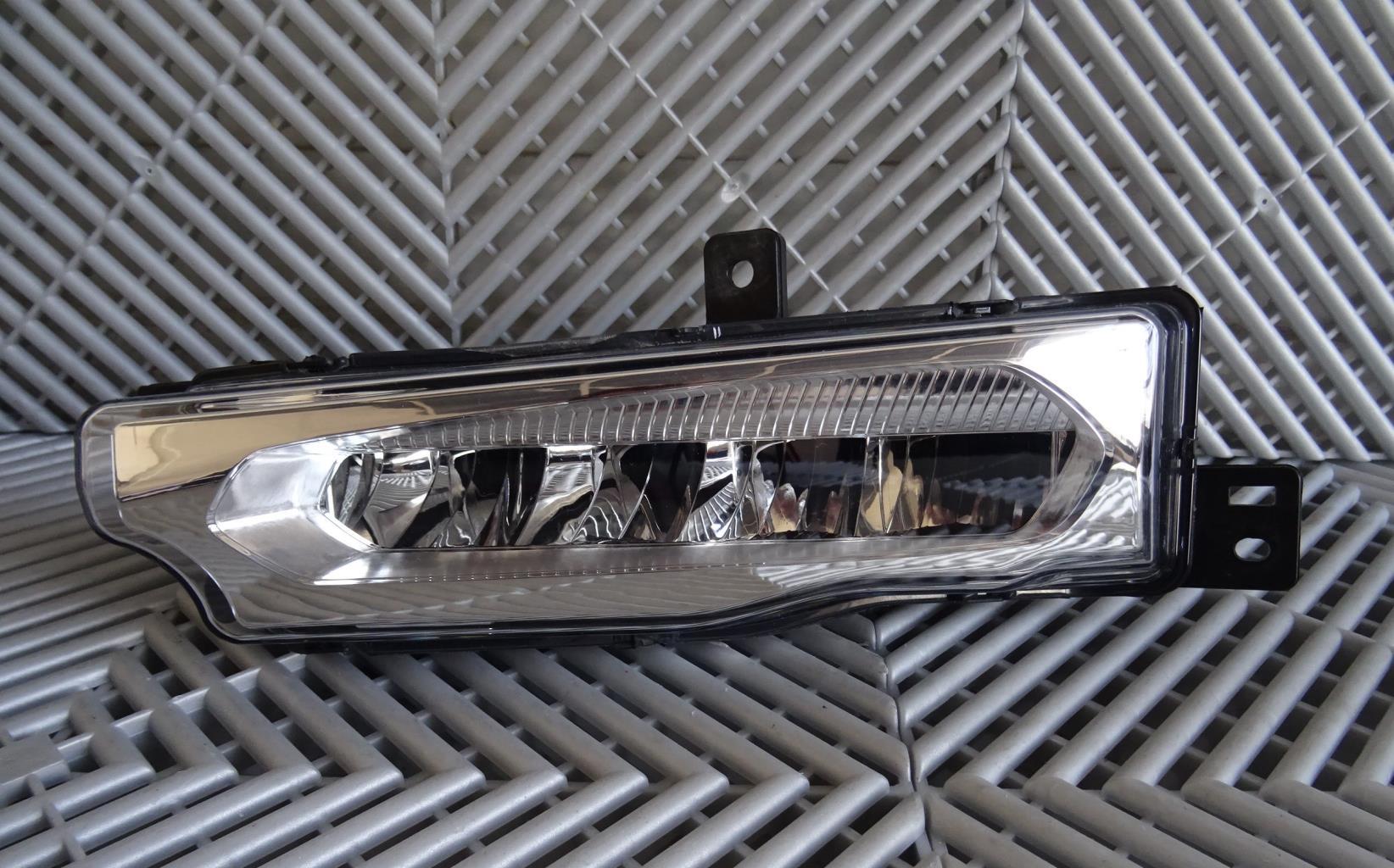 Fendinebbia sinistro (luce) BMW X3 G01  - 1