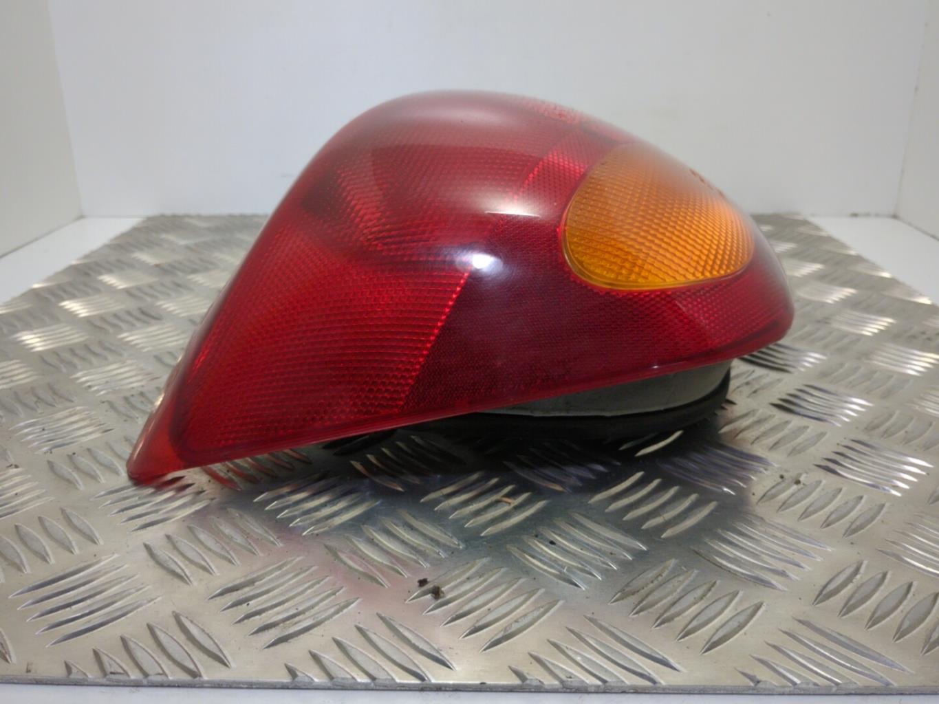 Fanale posteriore principale sinistro (luci) FORD FIESTA 4 PHASE 1 Diésel - 1