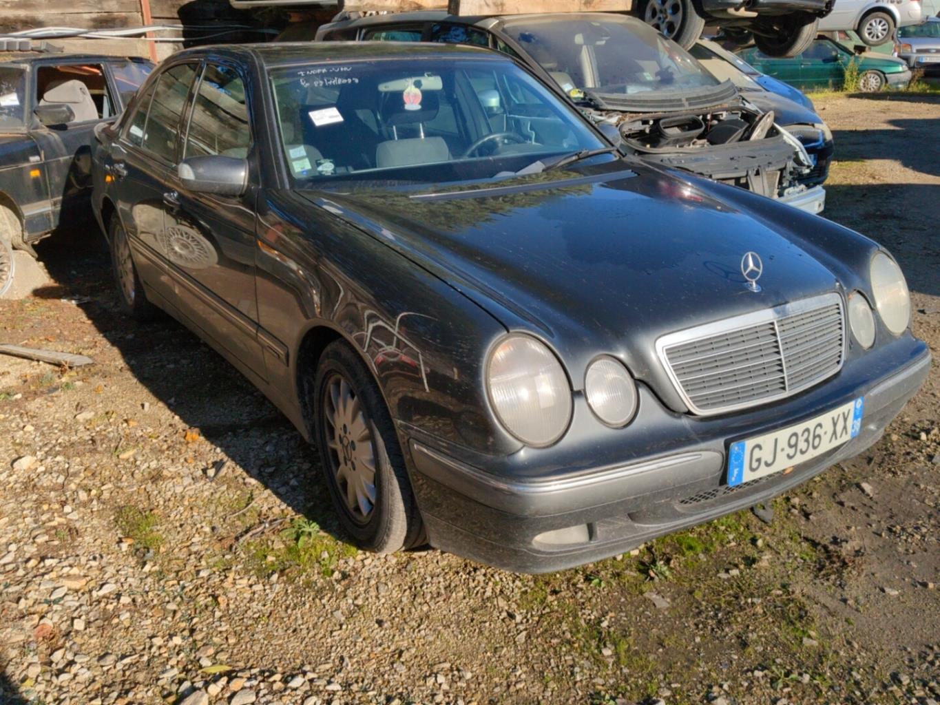 Boitier de centralisation MERCEDES CLASSE E 210 PHASE 2 Diesel - 1