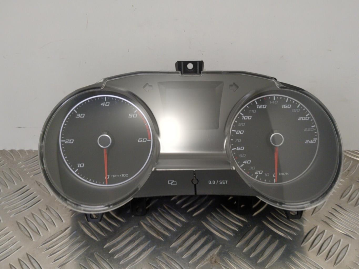 Compteur SEAT IBIZA 4 PHASE 2 Diesel - 1