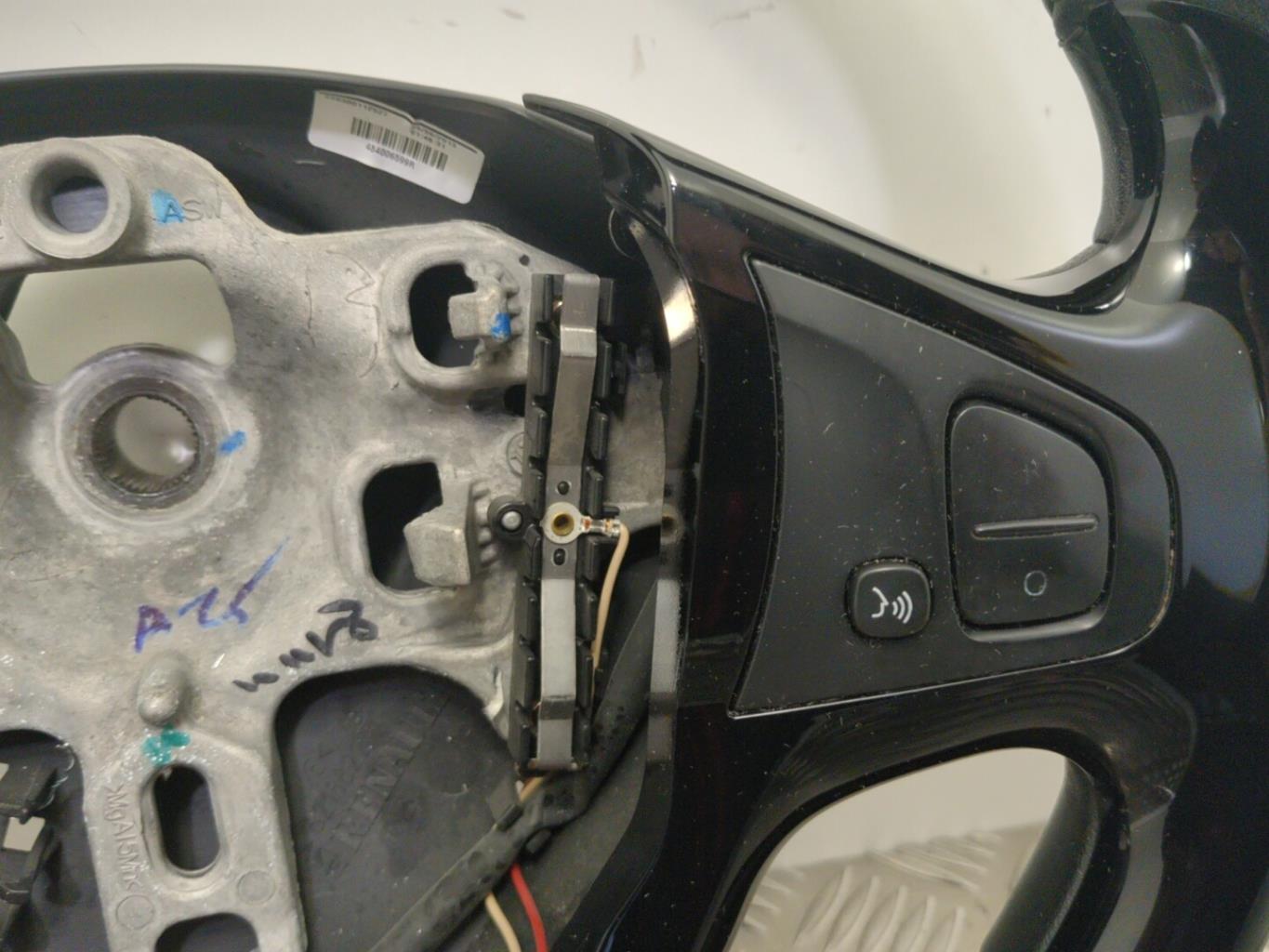 Volant RENAULT CLIO 4 PHASE 1 Essence - 1