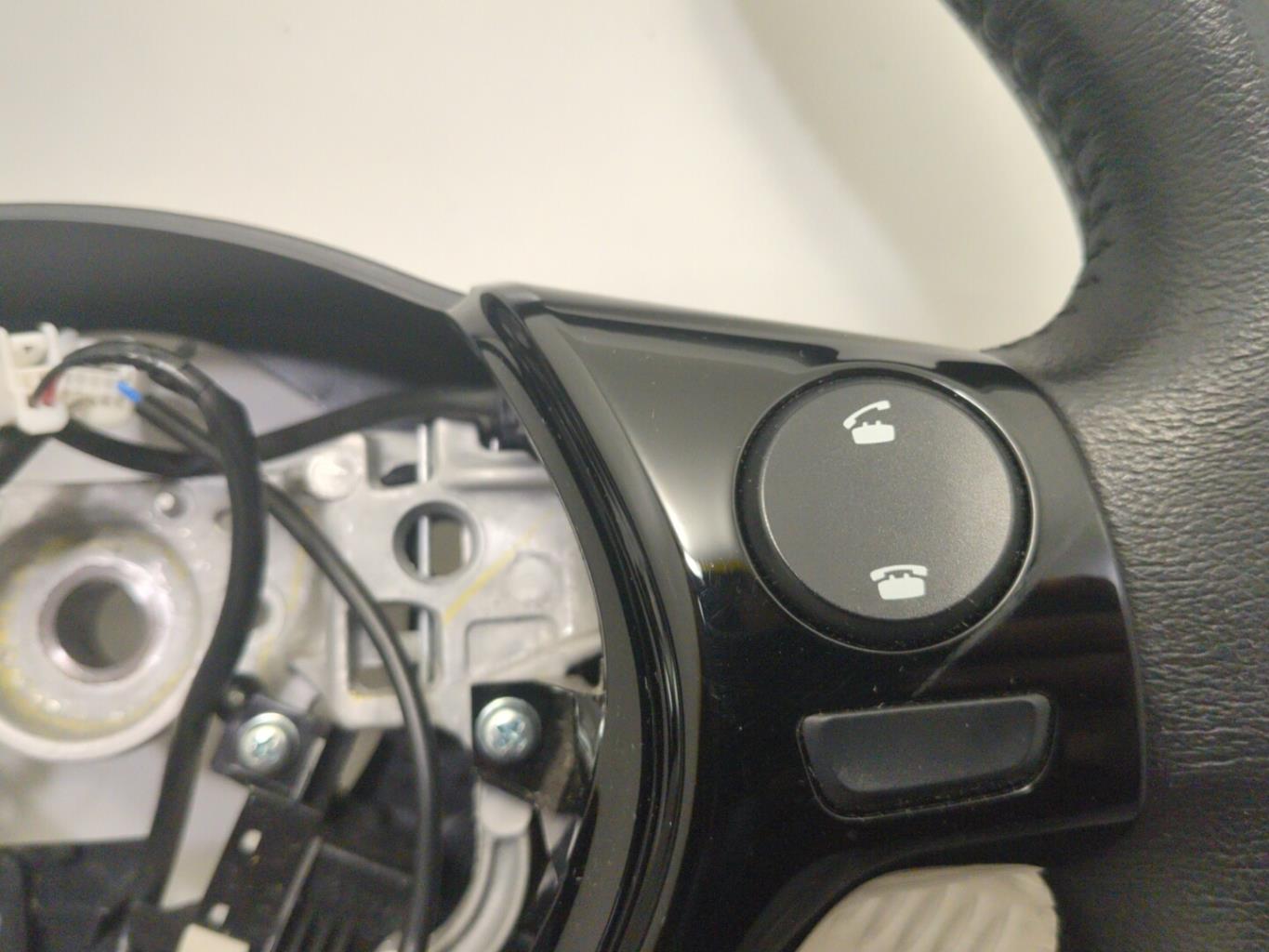 Volant PEUGEOT 108 Essence - 1