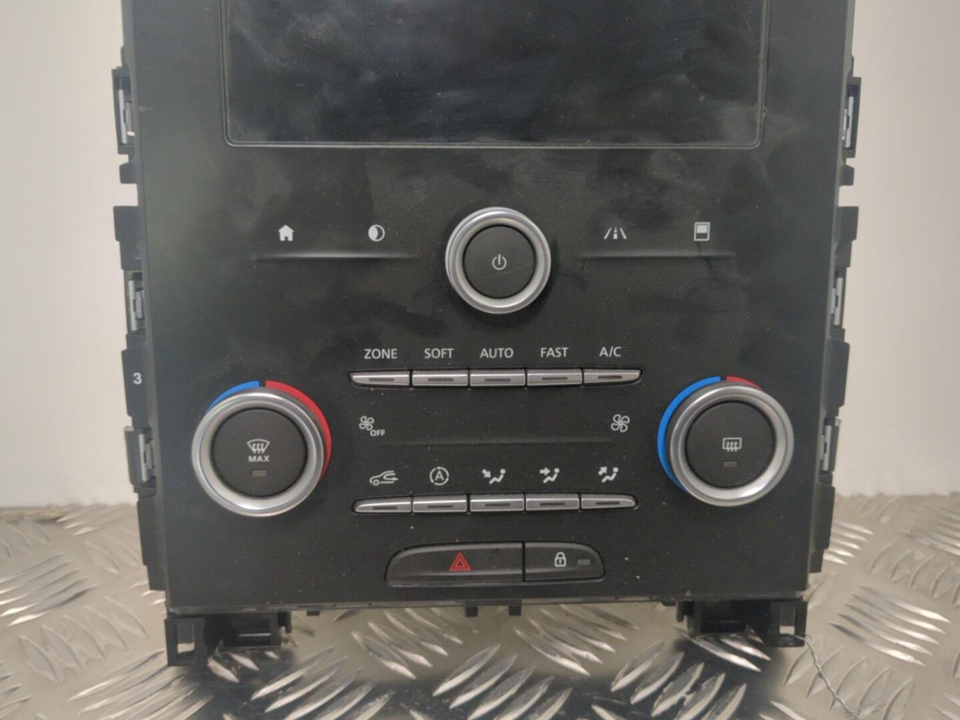 Ecran GPS RENAULT MEGANE 4 PHASE 1 Diesel - 1