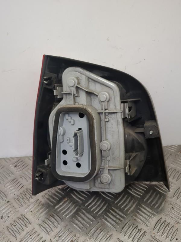 Fanale posteriore principale destro (luci) VOLKSWAGEN POLO 4 PHASE 1 Diésel - 1