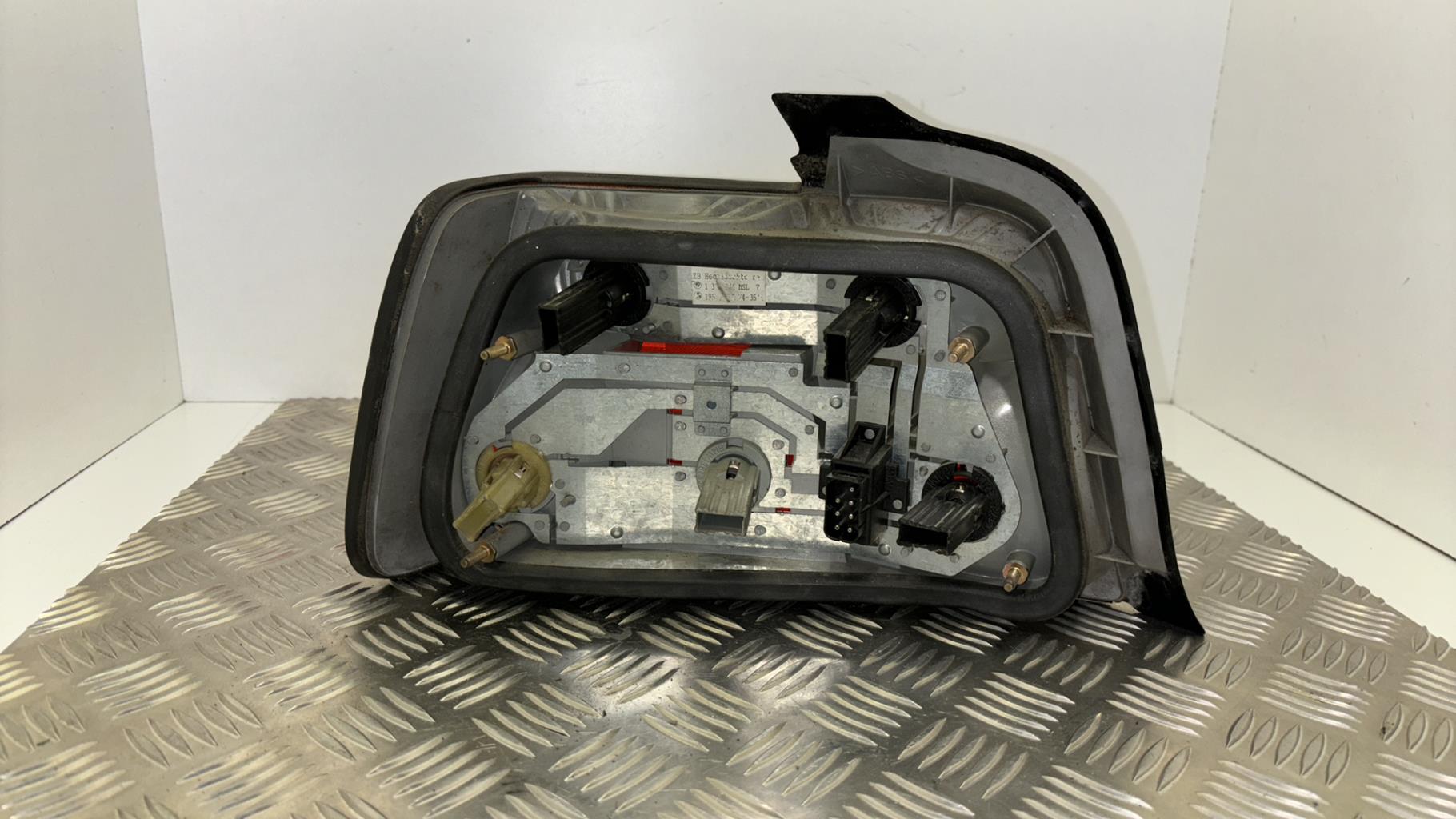 Fanale posteriore principale destro (luci) BMW SERIE 3 E36 Diésel - 1