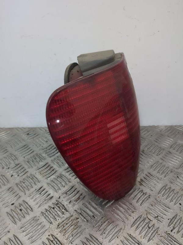 Fanale posteriore principale sinistro (luci) VOLKSWAGEN POLO 4 PHASE 2 Diésel - 1