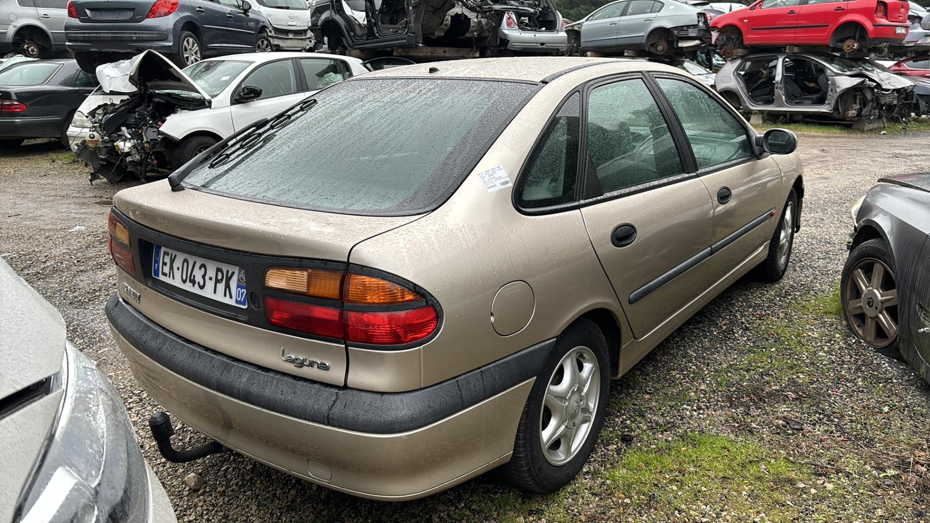 Fanale posteriore principale sinistro (luci) RENAULT LAGUNA 1 PHASE 2 Diésel - 1