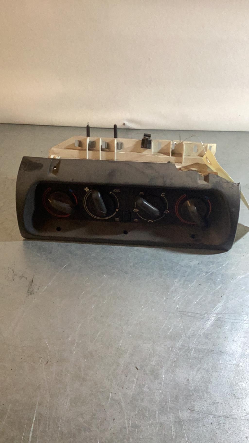 Commande chauffage RENAULT SAFRANE  - 1