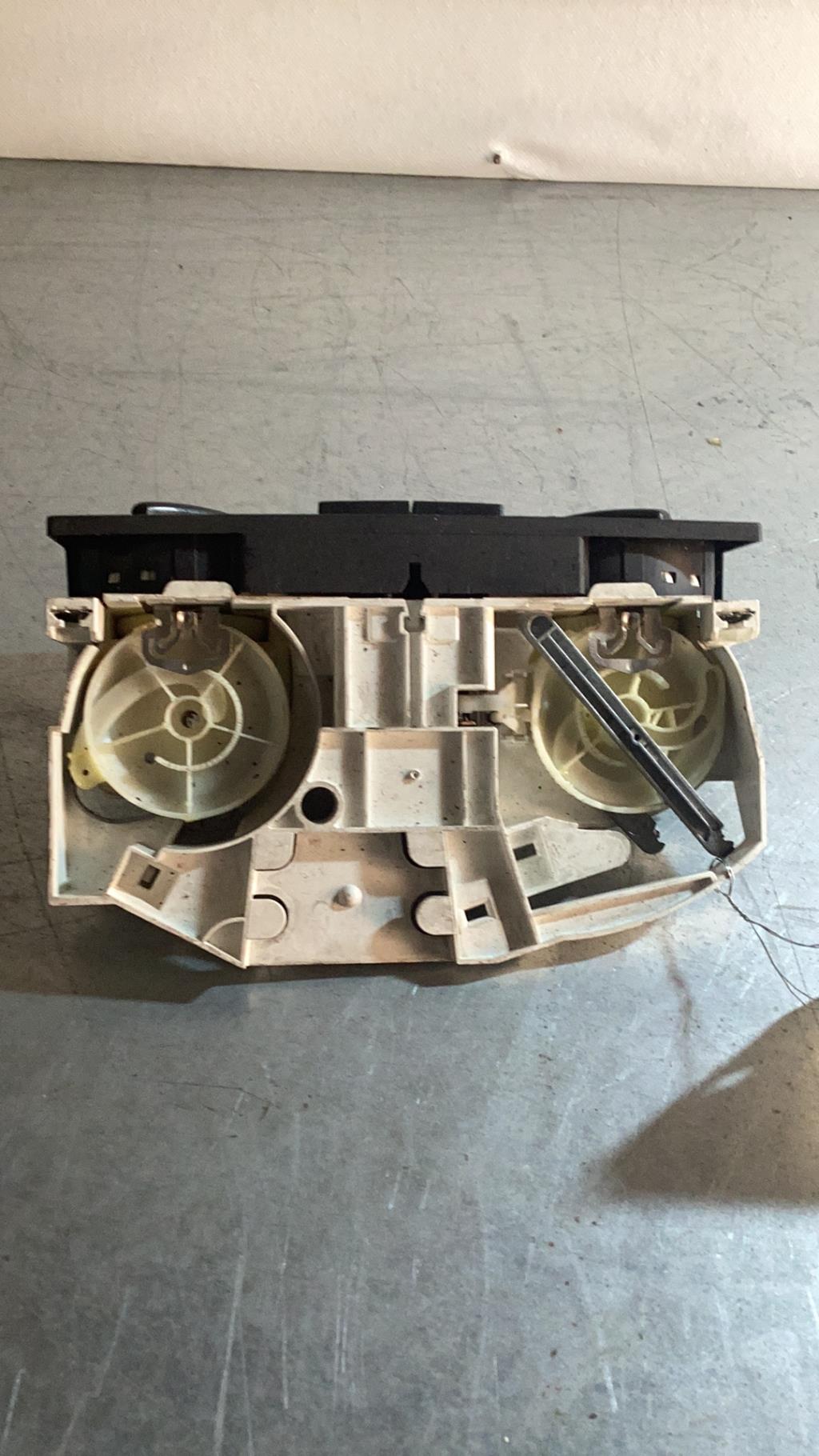 Commande chauffage VOLKSWAGEN GOLF 4  - 1