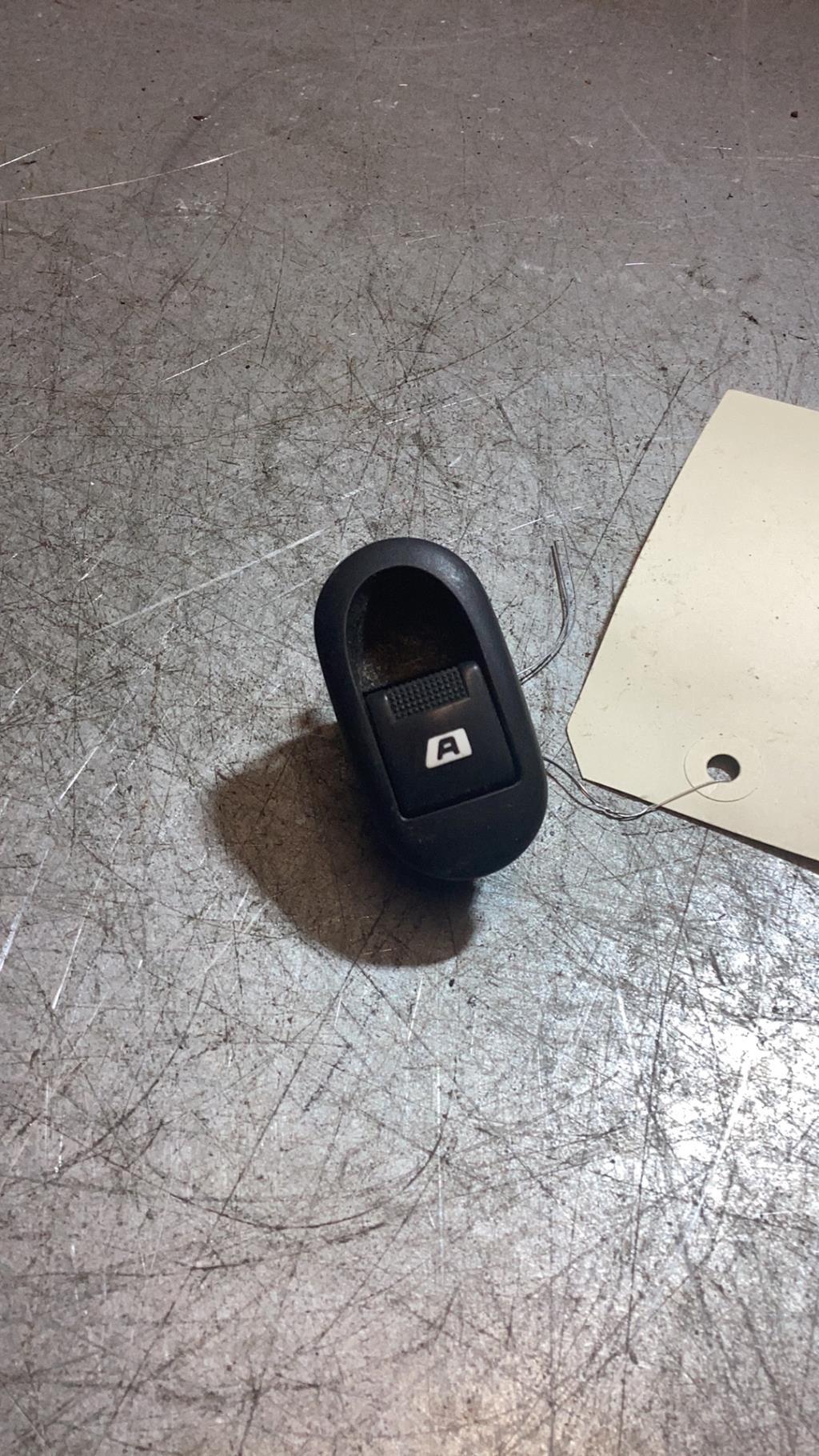 Interrupteur de leve vitre CITROEN C2  - 1