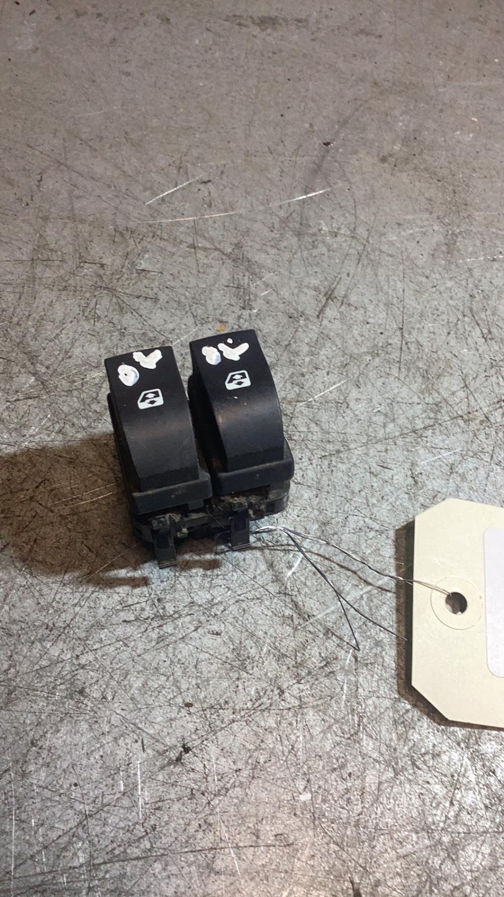 Interrupteur de leve vitre DACIA LOGAN  - 1