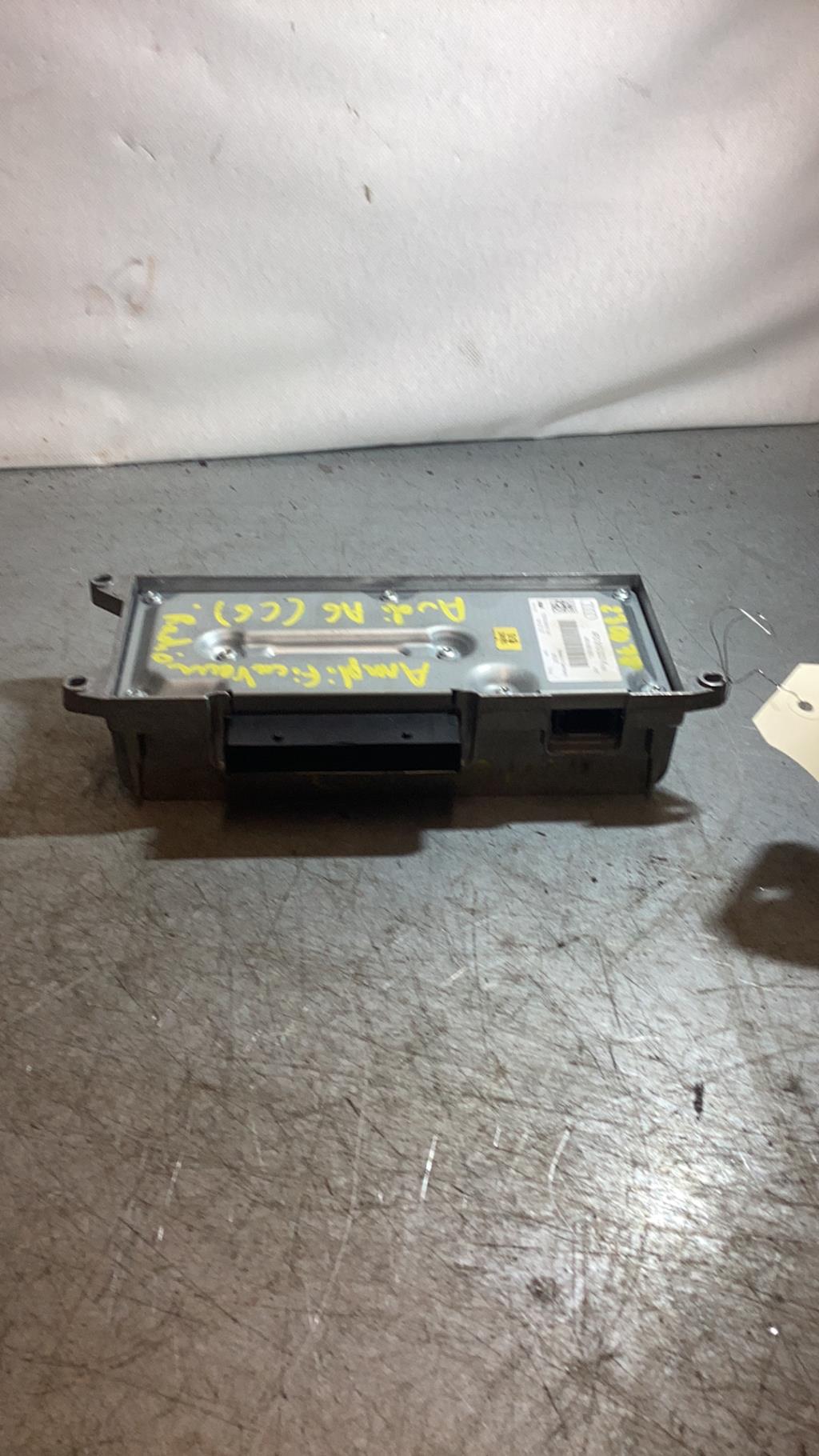 Amplificateur audio AUDI A6  - 1