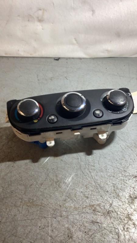 Commande chauffage RENAULT CLIO 4 PHASE 1 Essence - 1