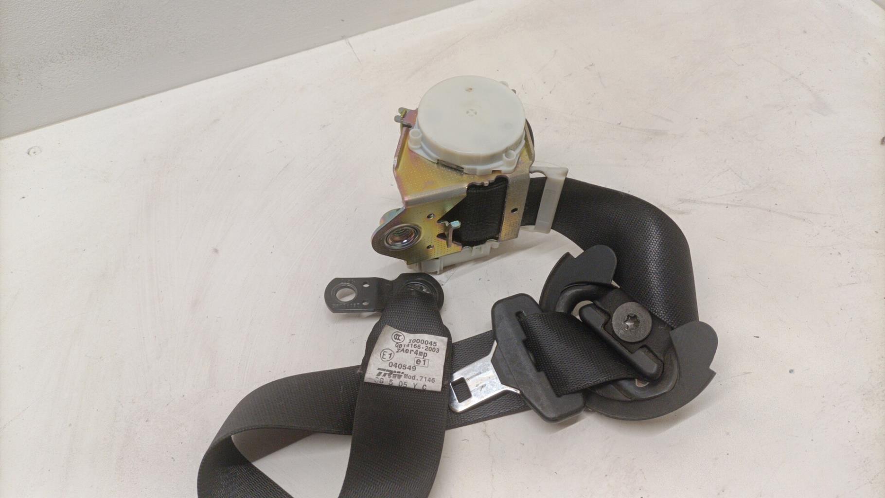 Ceinture avant gauche BMW X3 E83 PHASE 1  - 1
