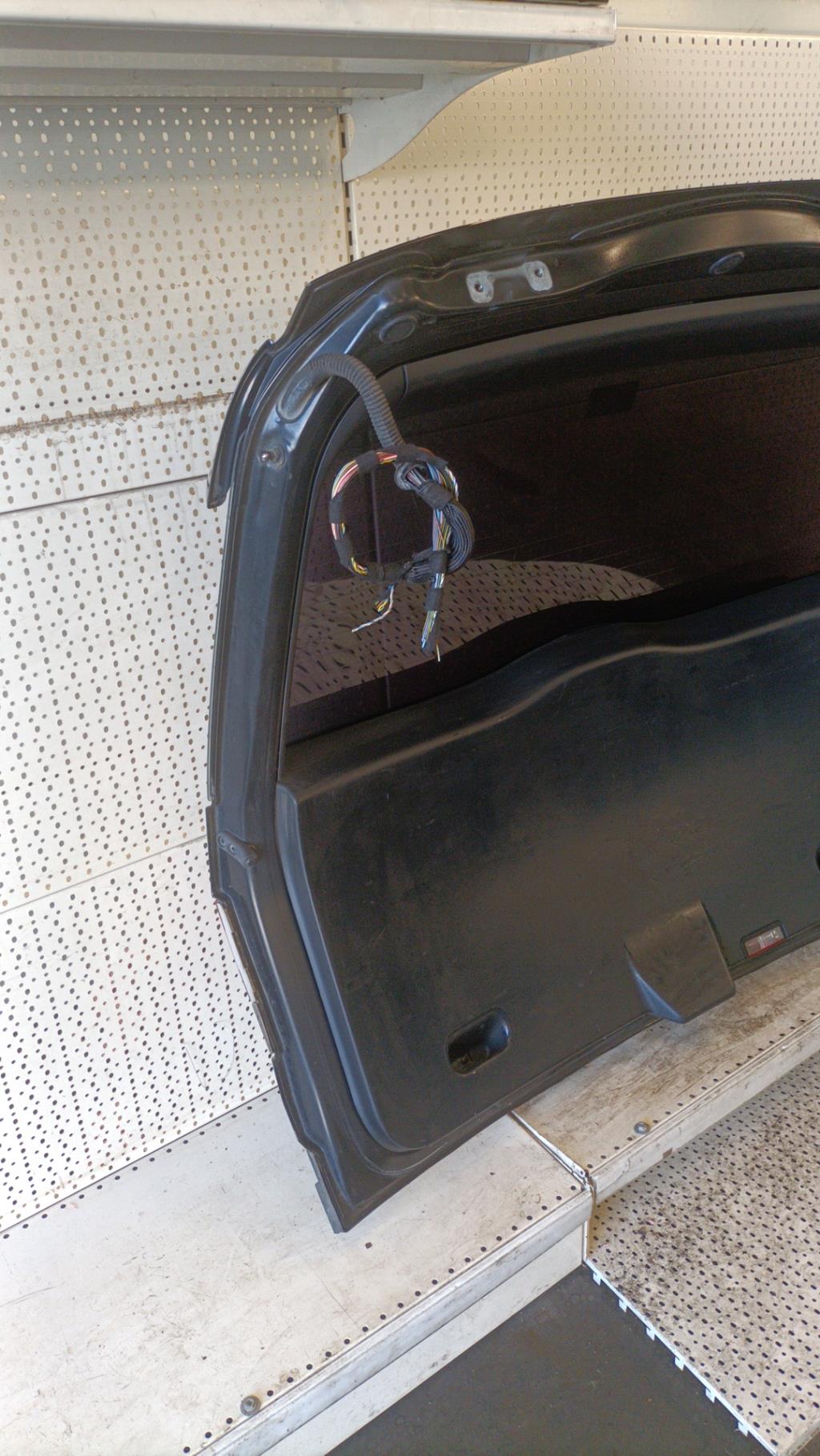 Malle/Hayon arriere BMW X3 E83 PHASE 1  - 1