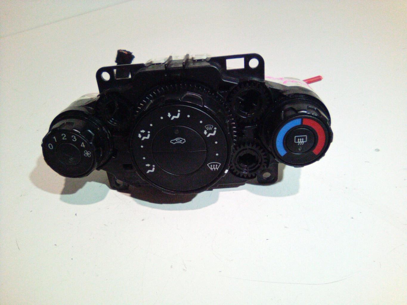 Comandi riscaldamento FORD FIESTA 6 PHASE 1 Diésel - 1