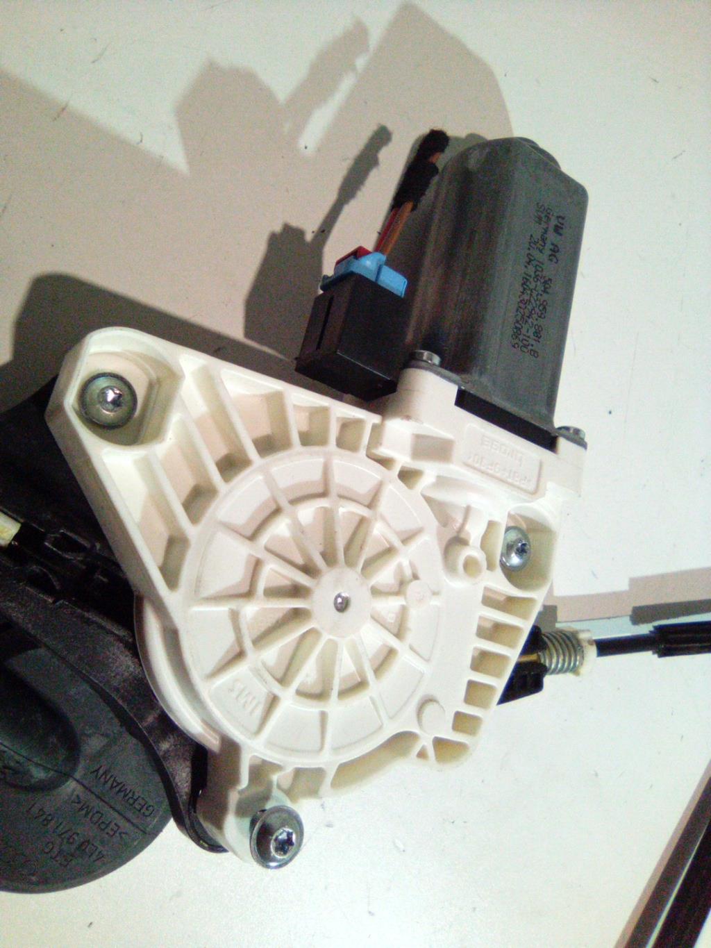 Alzacristalli elettrico anteriore sinistro VOLKSWAGEN GOLF 7 PHASE 1 Gasolina - 1