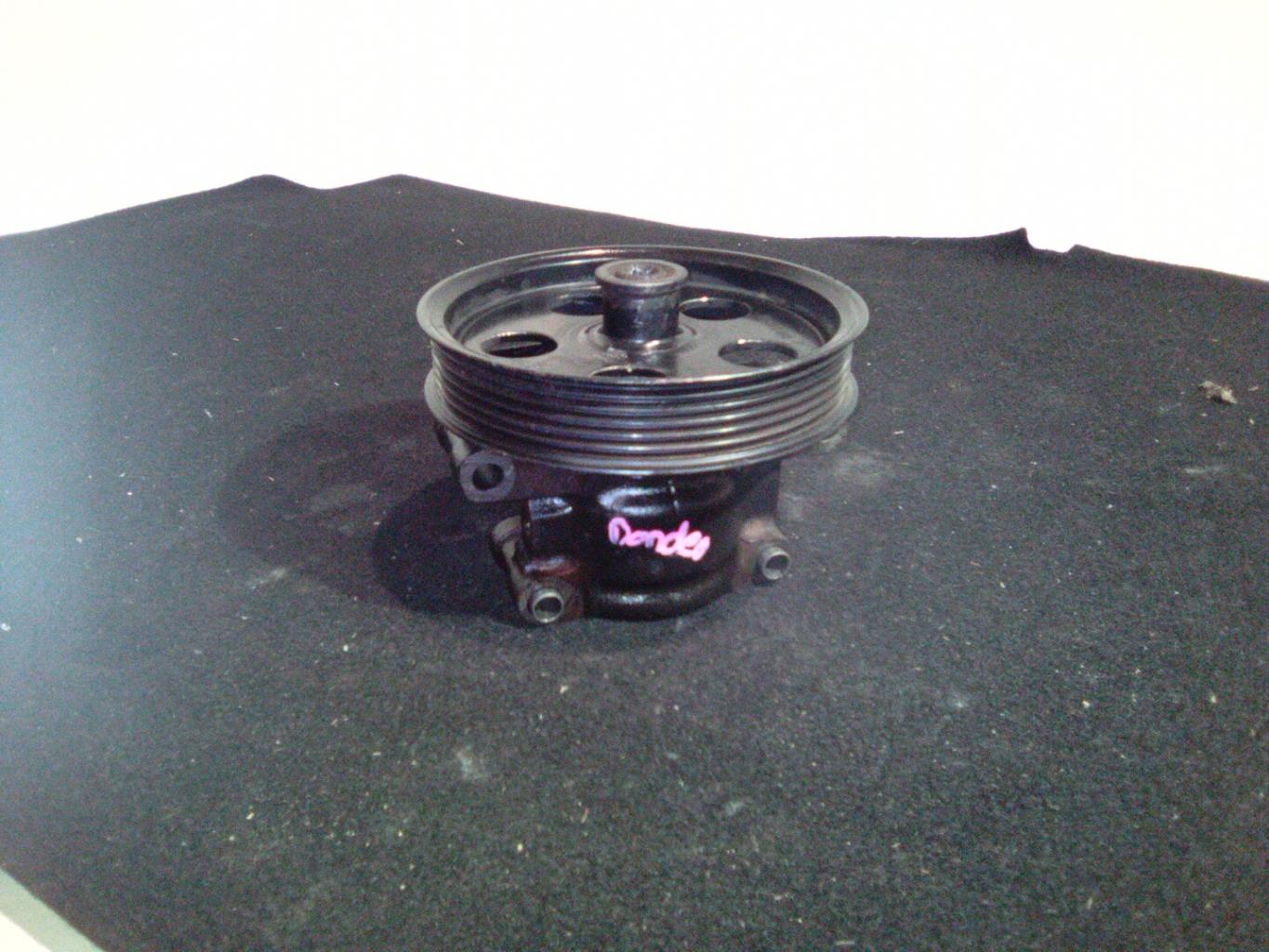 Pompe de direction FORD MONDEO 2 Essence - 1