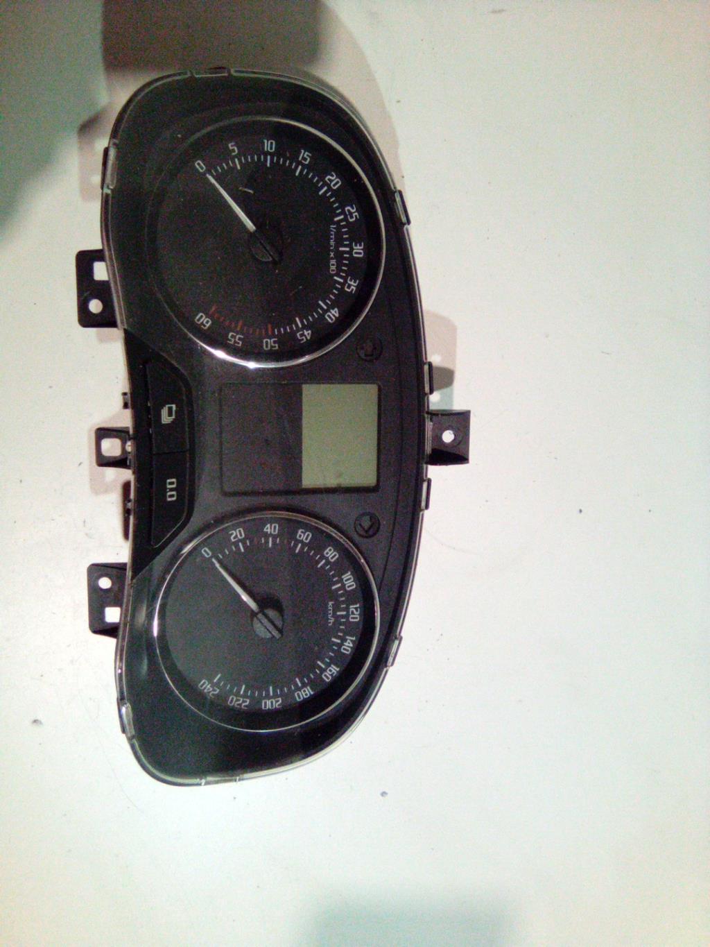 Compteur SKODA FABIA 2 PHASE 2 Diesel - 1