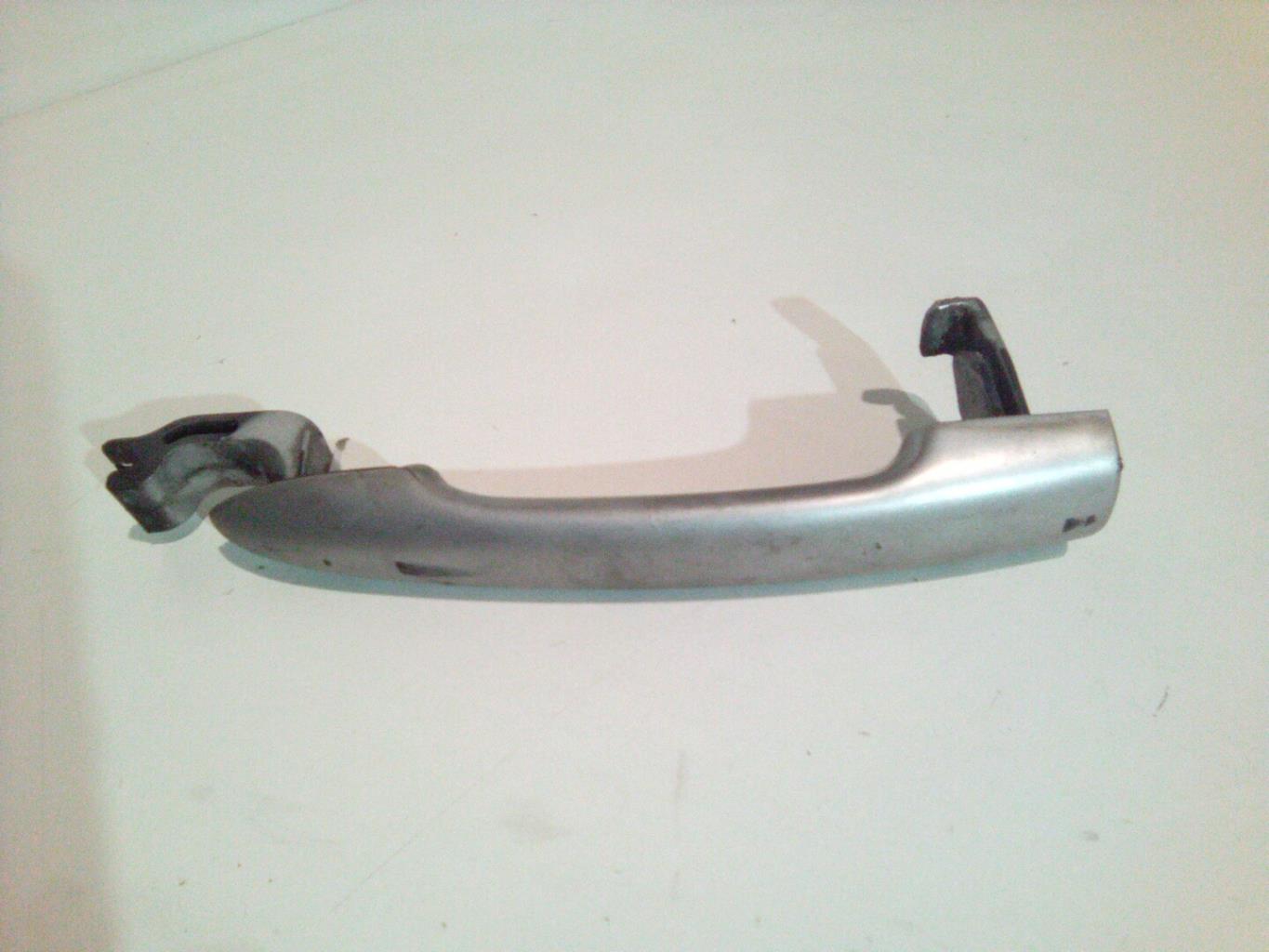 Poignee porte avant droit RENAULT CLIO 3 PHASE 1 Diesel - 1