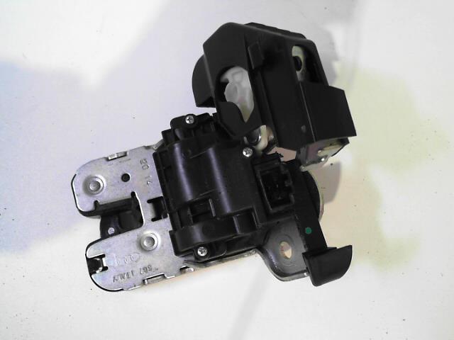 Serrure de hayon AUDI A6 4 AVANT PHASE 1 BREAK Diesel - 1