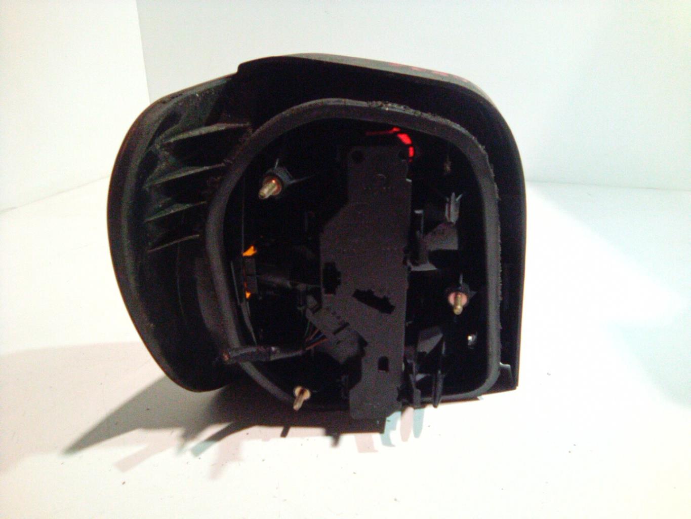 Fanale posteriore principale destro (luci) VOLKSWAGEN POLO 3 PHASE 1 Gasolina - 1