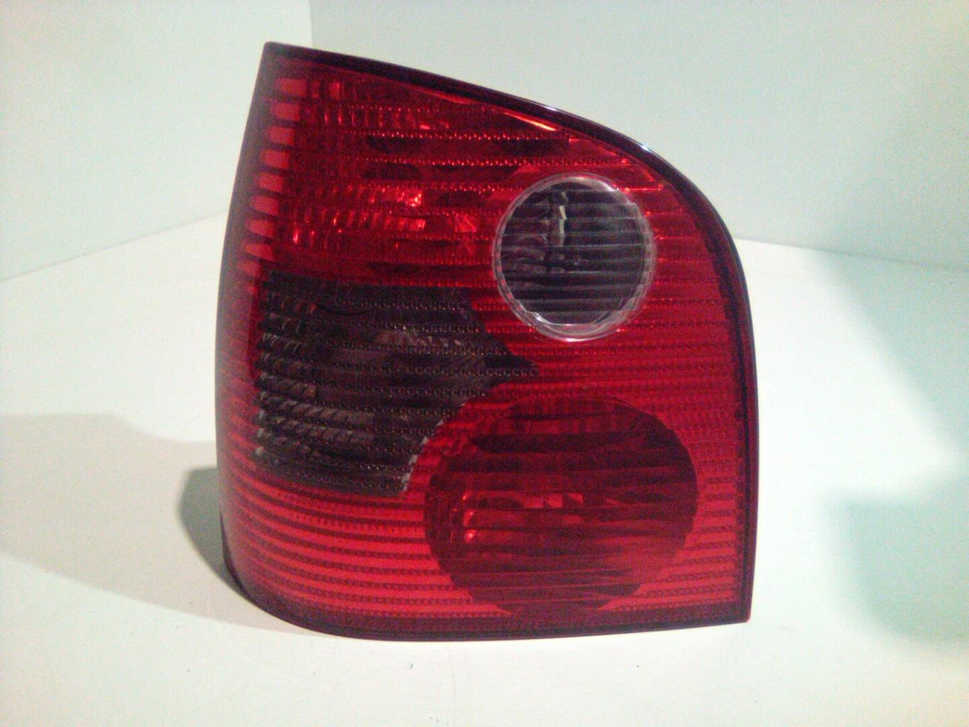 Fanale posteriore principale sinistro (luci) VOLKSWAGEN POLO 4 PHASE 1 Diésel - 1