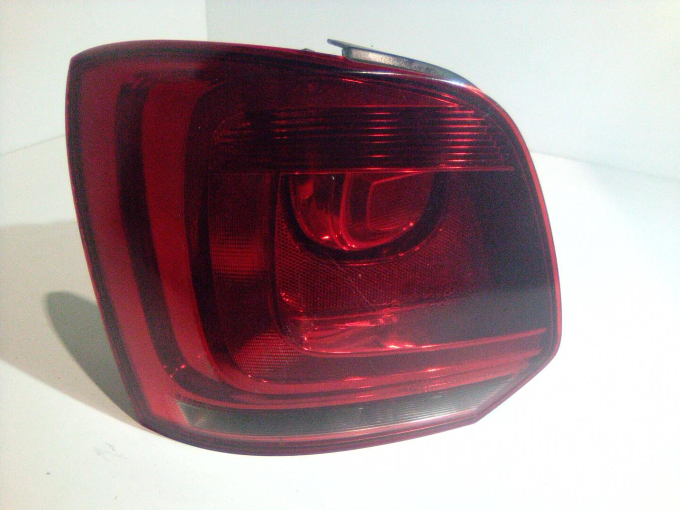 Fanale posteriore principale sinistro (luci) VOLKSWAGEN POLO 5 PHASE 1 Diésel - 1