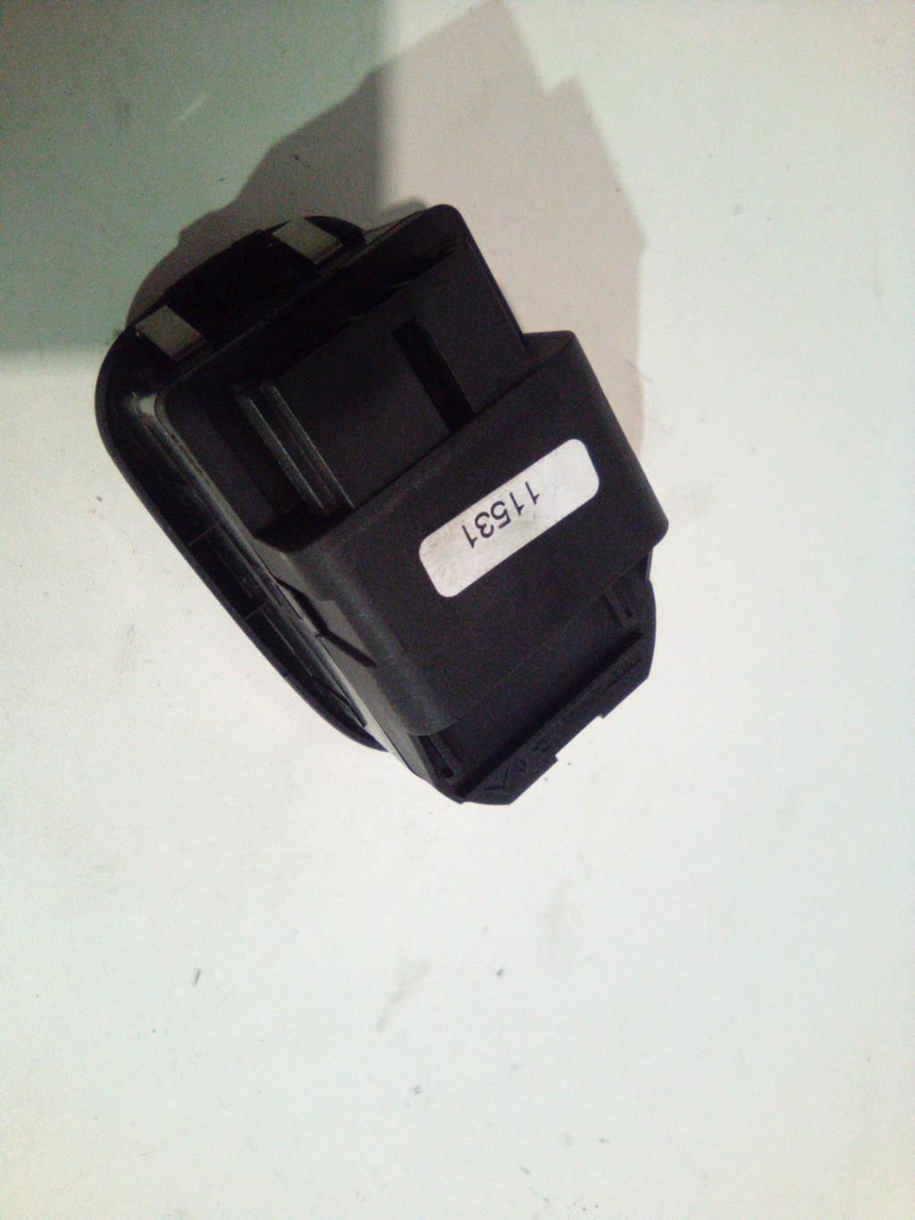 Interrupteur de leve vitre PEUGEOT 206+ Diesel - 1