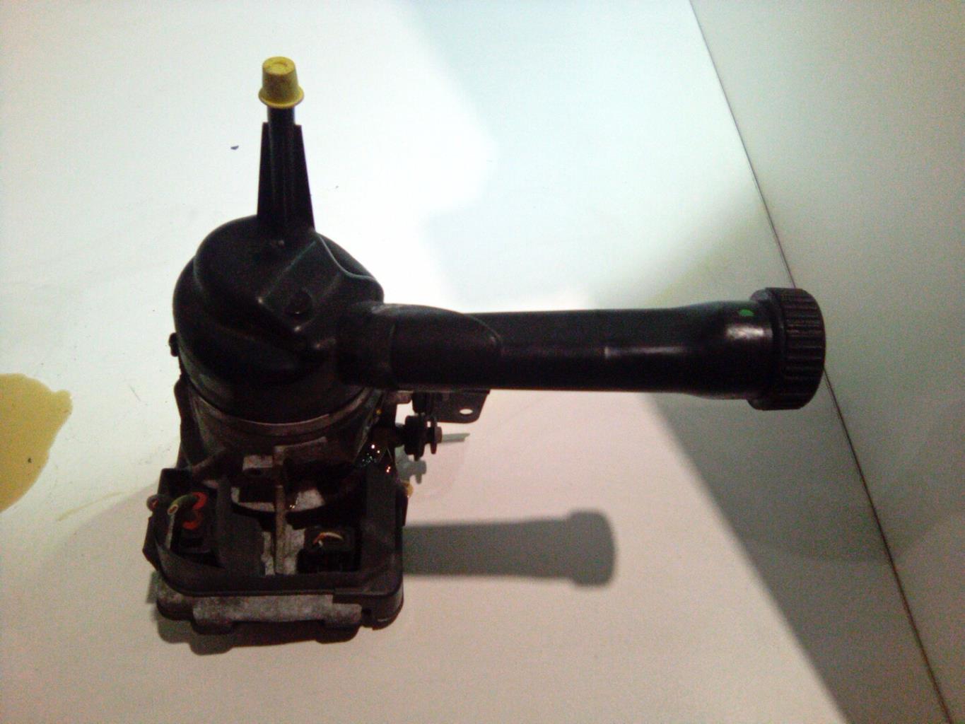 Pompe de direction PEUGEOT 308 1 PHASE 1 Essence - 1